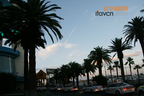 Infocom2010 ˹ά˹־