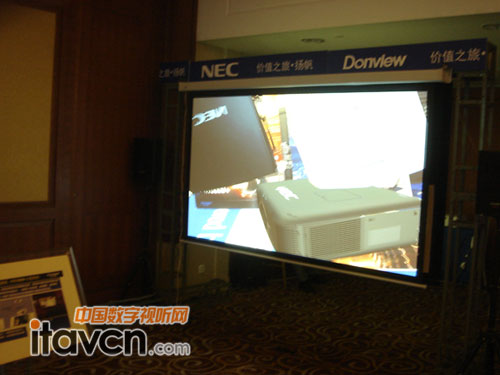 ǿʵ-1̨NEC PX700W+