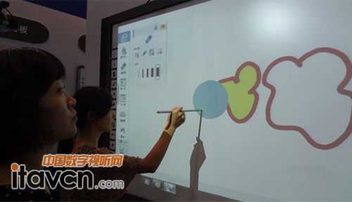 亿博:交互式电子白板带来新的教学使命