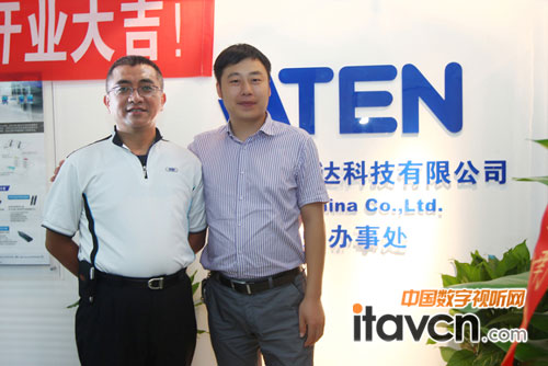 ATEN宏正董事长 刘维贤(左)河南新晨飞总经理 杨艳力(右)
