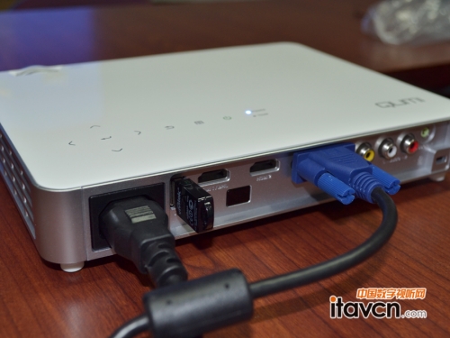 VivitekѶQUMIQ7Plus