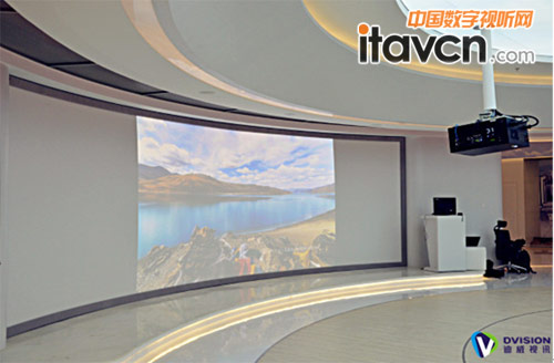 图4 迪威视讯激光大屏显示系统应用于华为展厅