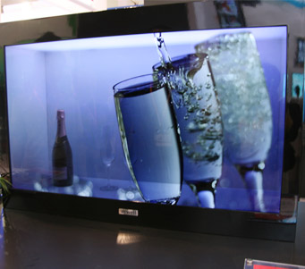 唯瑞透明显示器闪耀2012上海数字标牌展