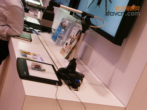 UF-80DXƵչ̨Infocomm2010