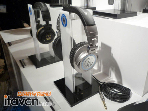 ATH-PRO700MKANV  ATH-M50s/LE 