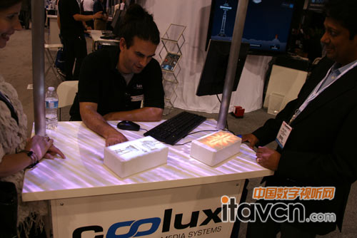 COOLUX˶ħУЧչʾ